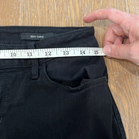Sexy Curve Guess Black Jeans Size 28. Mid rise. - Picture 4 of 6